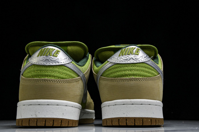 nike sb dunk low “escargot” fq7585-200