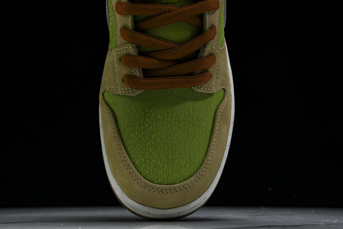 nike sb dunk low “escargot” fq7585-200