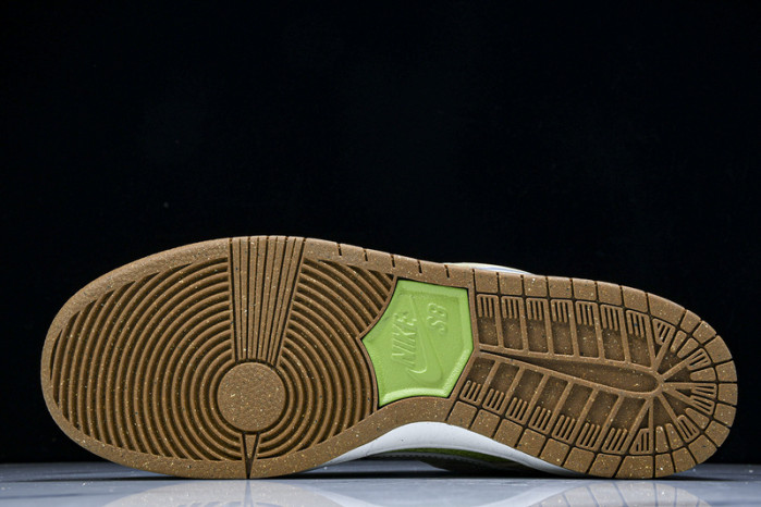 nike sb dunk low “escargot” fq7585-200