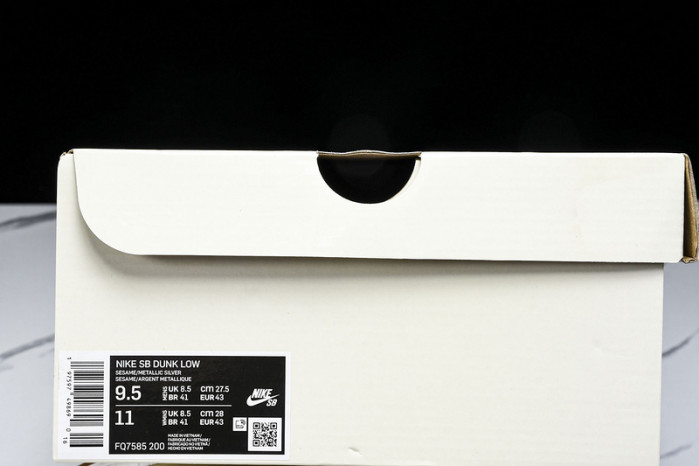 nike sb dunk low “escargot” fq7585-200